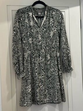 Long Sleeve V-Neck Black & White Printed Dress